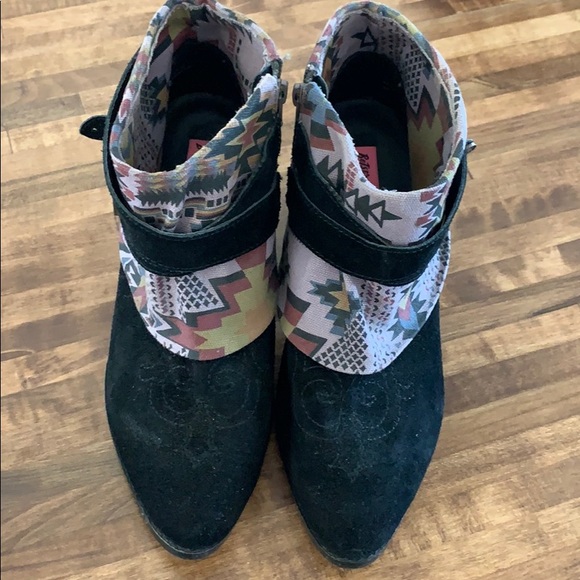 Betsey Johnson Booties - Picture 2 of 5